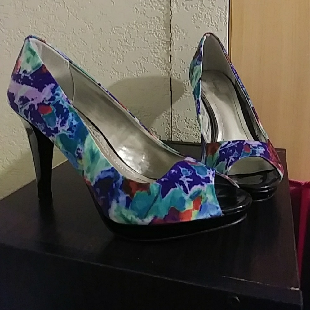 Style&Co multi flower print pumps